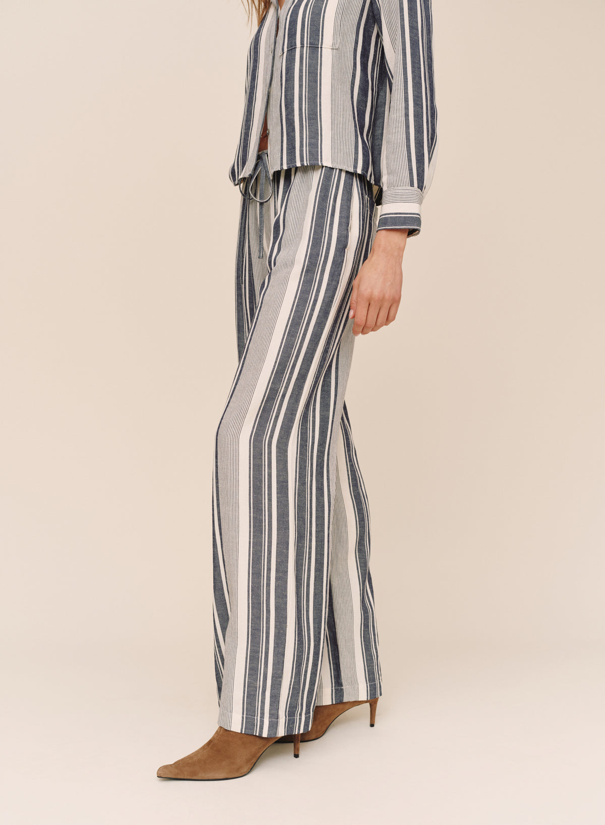 B3706-L16-304 - CLEAN WIDE LEG PANT