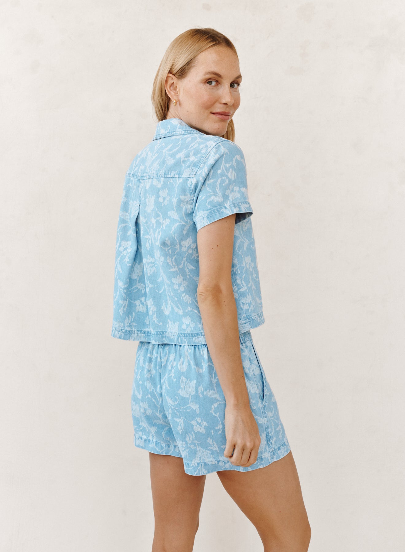 B2065-K40-615 - SHORT SLEEVE POCKET BUTTON DOWN