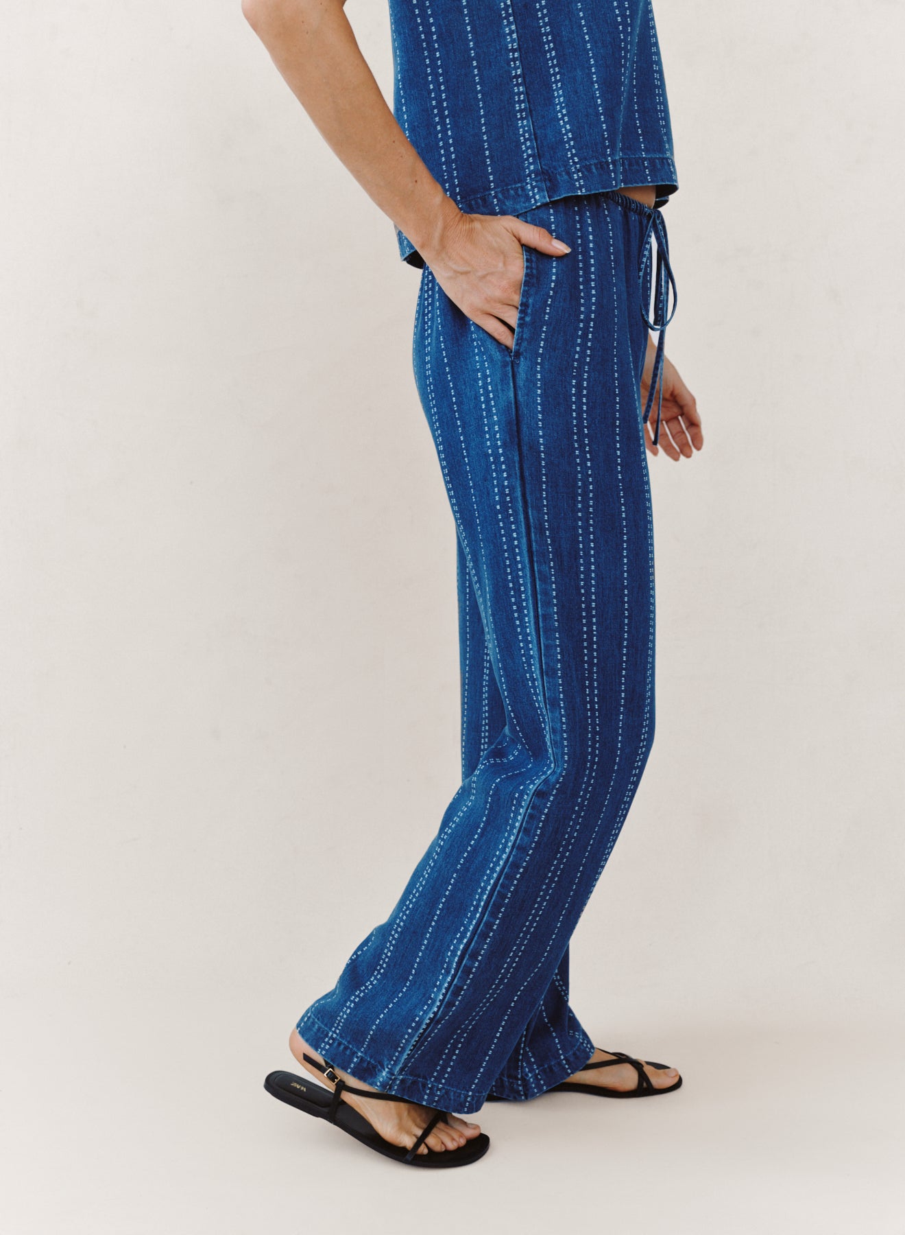 B3441-K35-617 - DRAWSTRING PANT