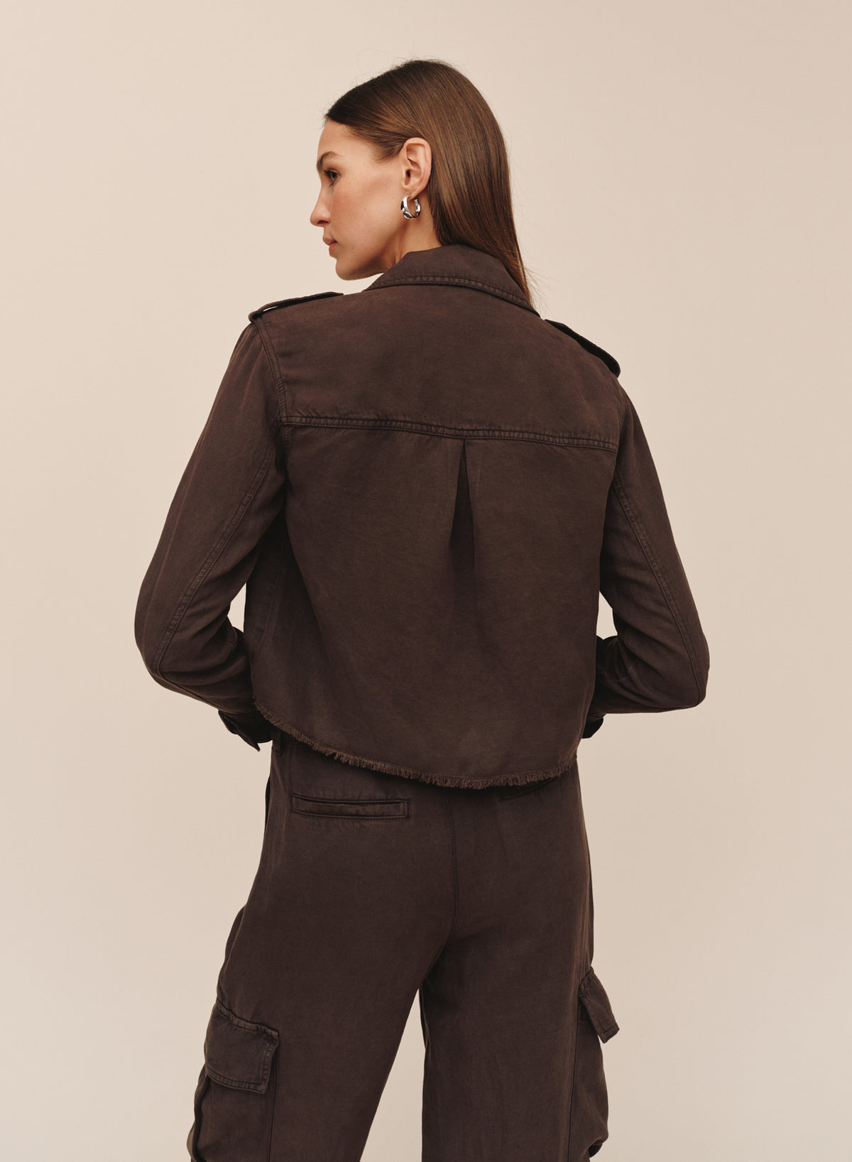 B20040-D65-303 - CROPPED UTILITY JACKET WITH FRAY HEM