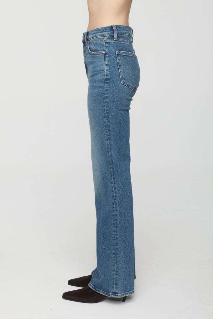 EVIE HIGH RISE SLIM BOOT