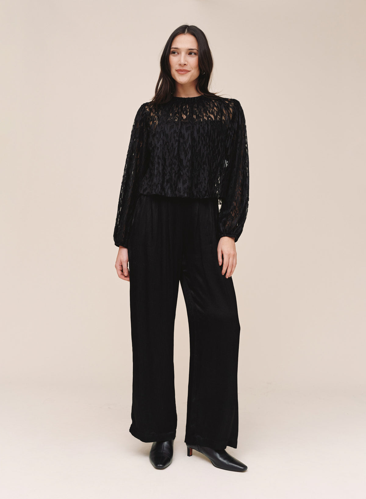 B20245-L87-300 - LONG SLEEVE SHIRRED NECK TOP