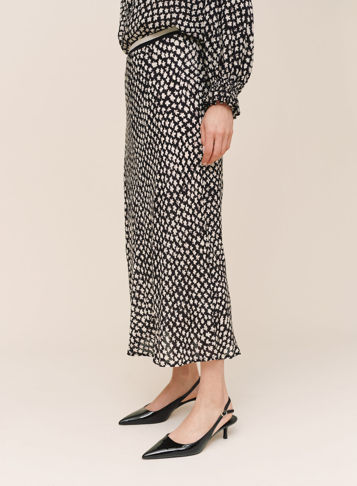B3708-L47-304 - BIAS SKIRT WITH STRIPE ELASTIC WAISTBAND
