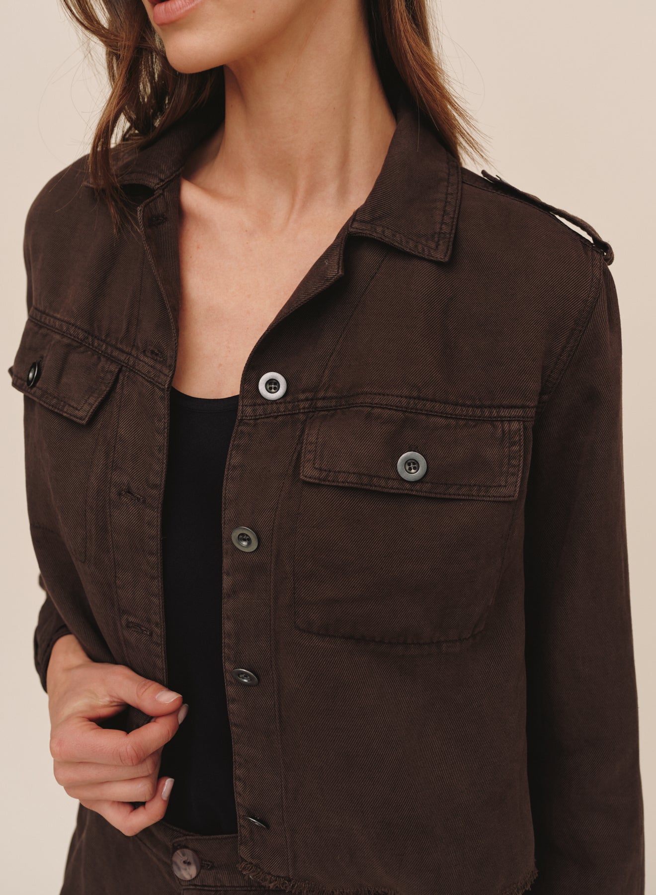 B20040-D65-303 - CROPPED UTILITY JACKET WITH FRAY HEM