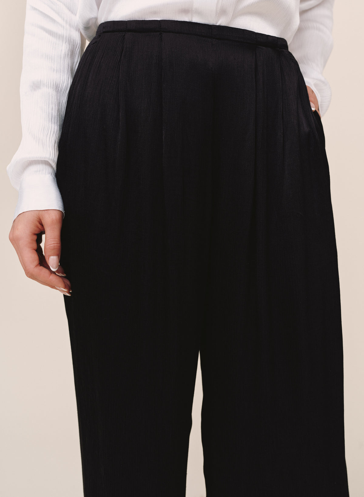 B3769-L72-302 - TRIPLE PLEATED WIDE LEG