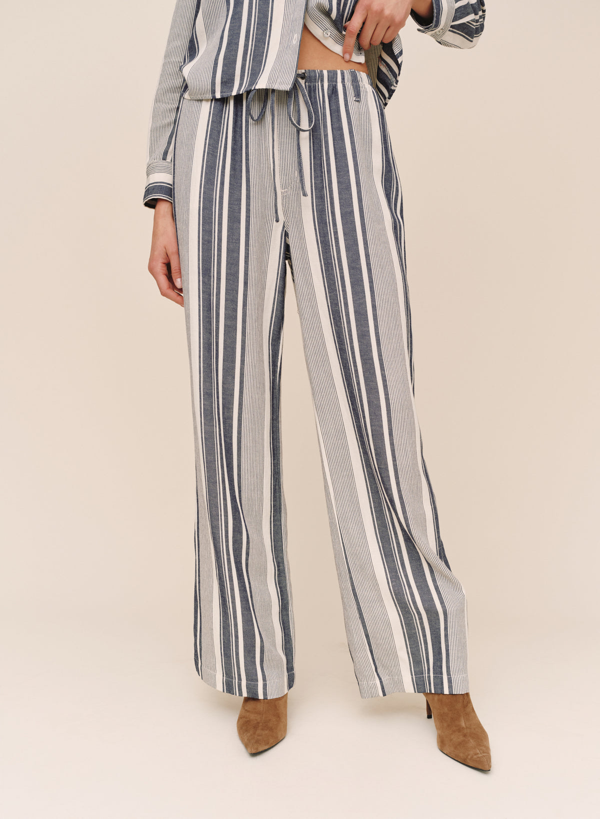 B3706-L16-304 - CLEAN WIDE LEG PANT