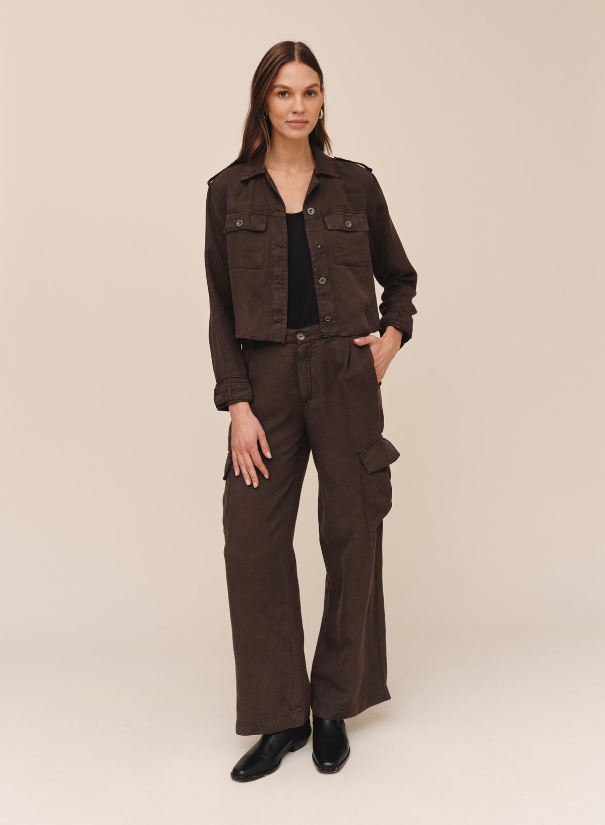 B20040-D65-303 - CROPPED UTILITY JACKET WITH FRAY HEM