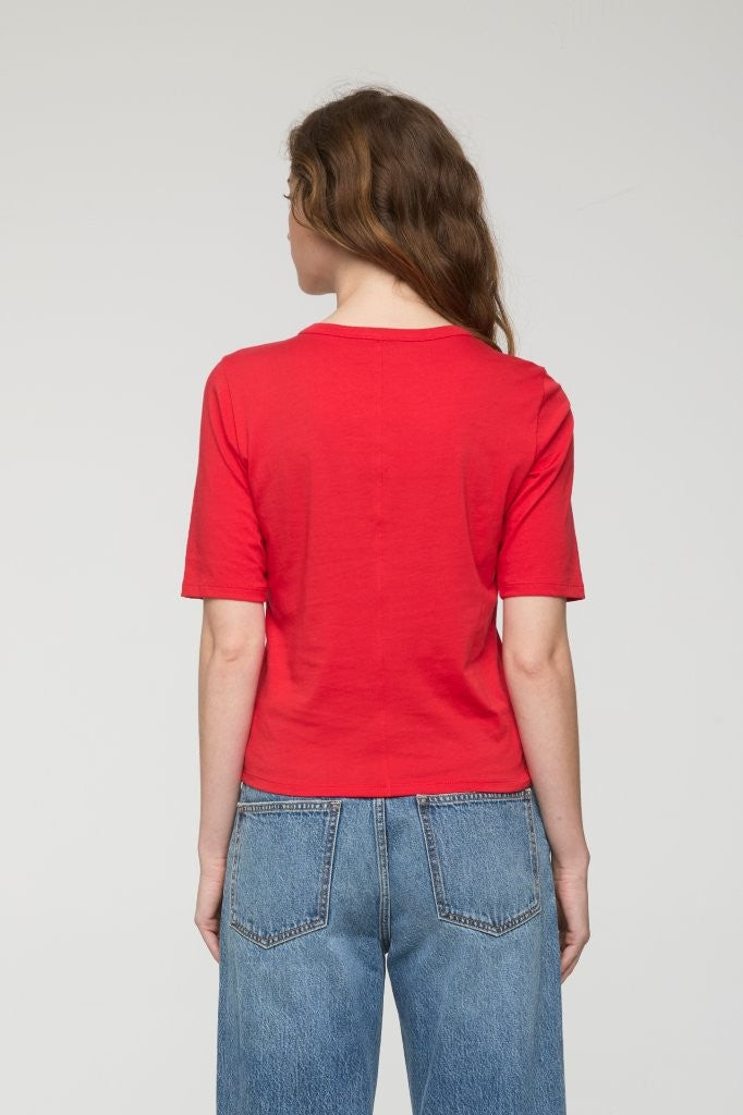 MELIKA QUARTER SLEEVE CREW NECK TEE