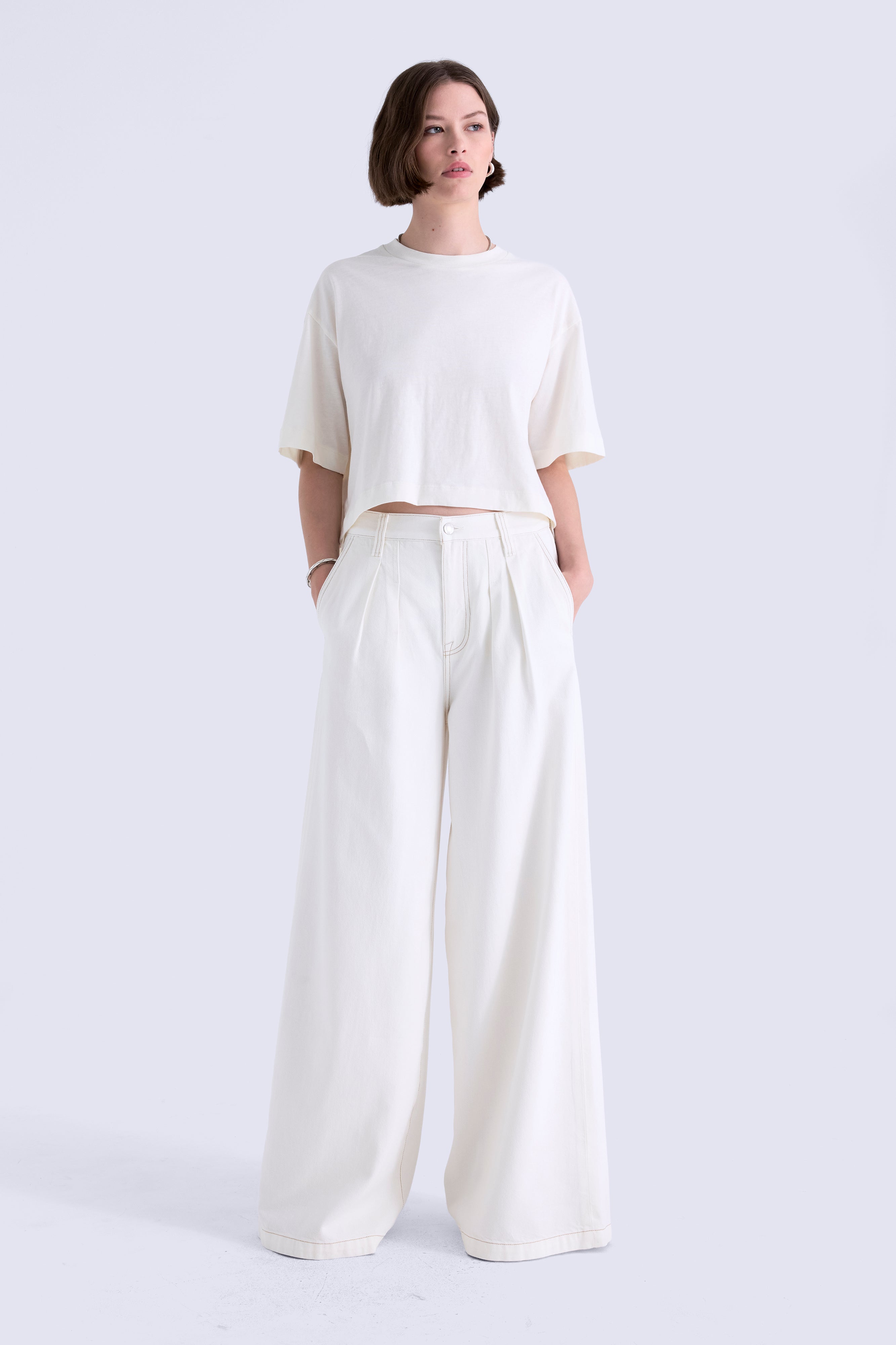 OFF WHITE