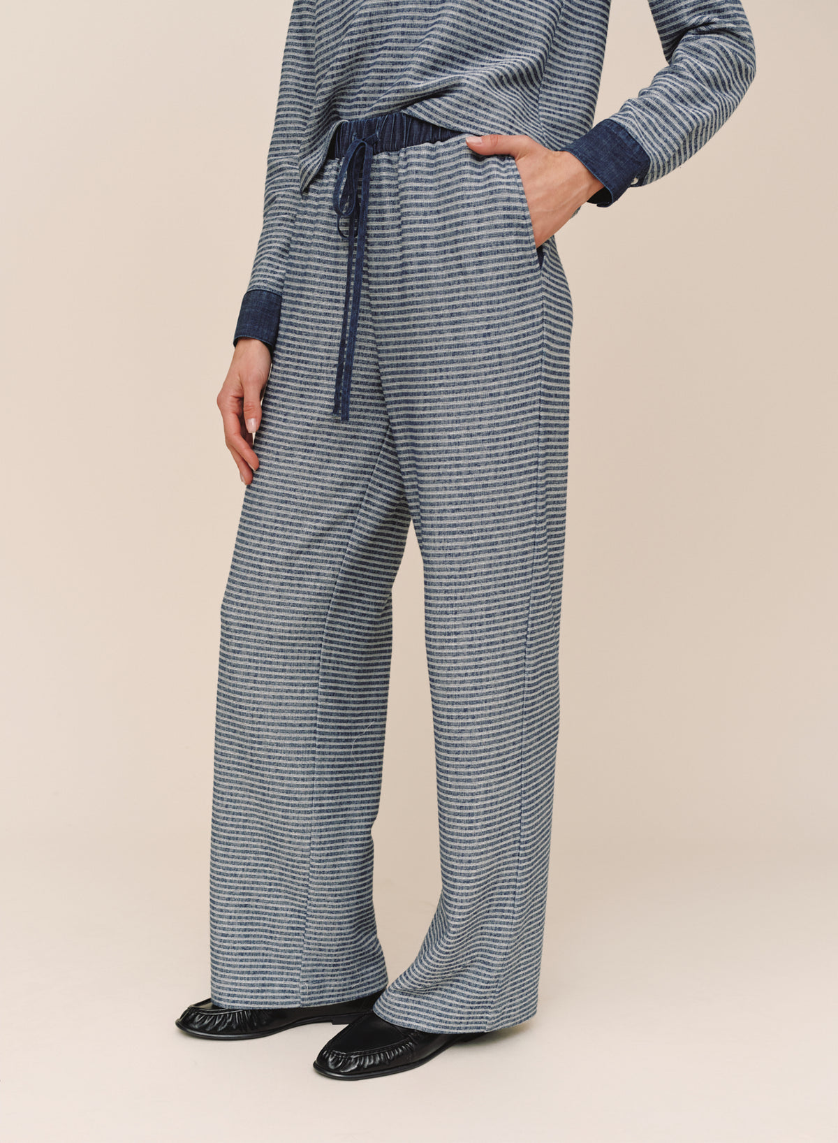 B30012-L84-556 - CONTRAST WIDE LEG PANT