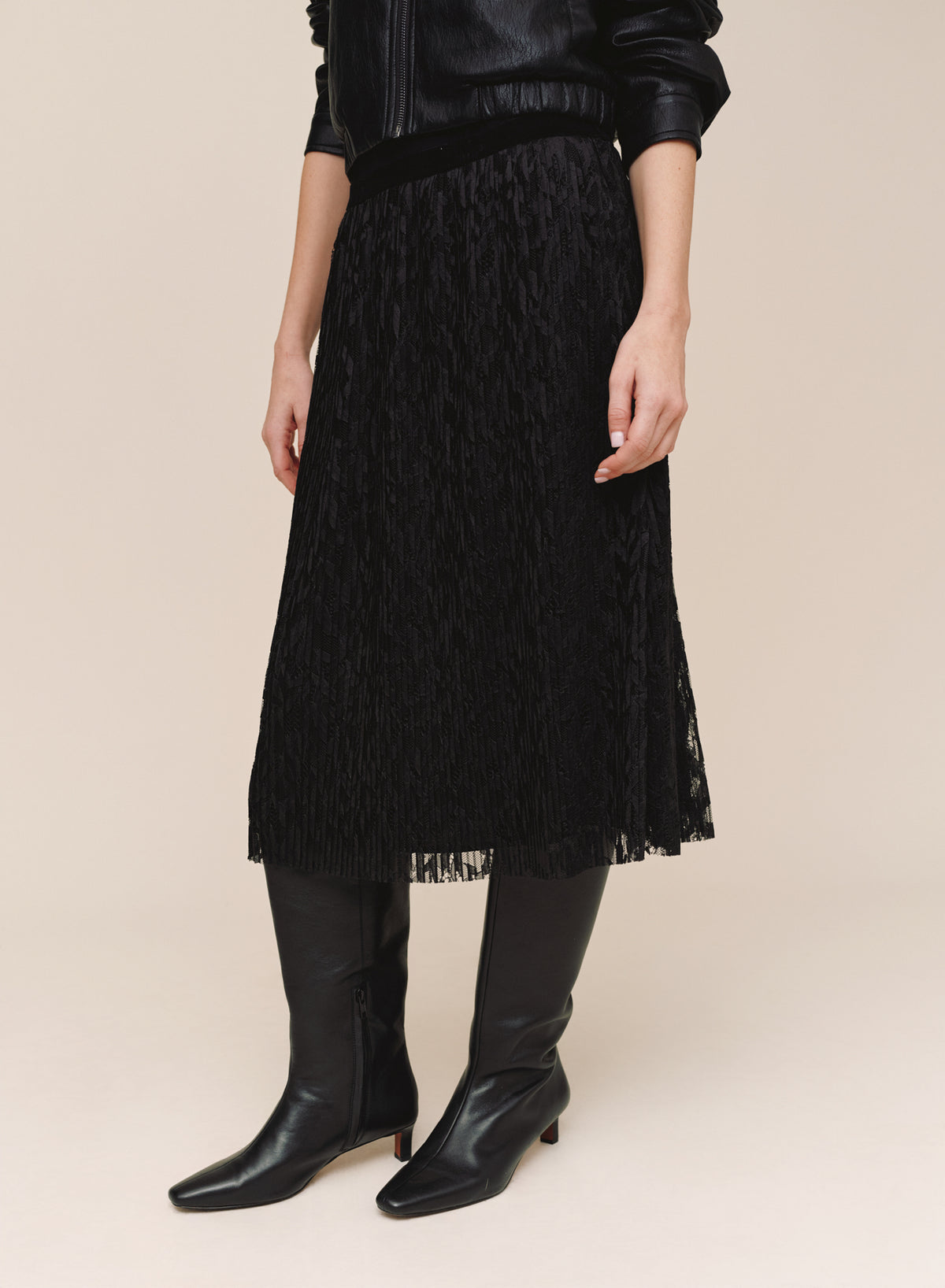 B3763-L87-300 - PLEATED LACE SKIRT W/ VELVET WAISTBAND
