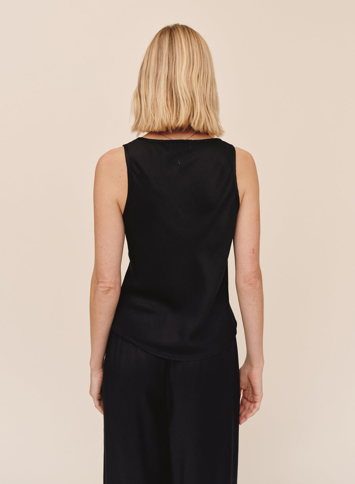 B20308-L63-302 - SCOOP NECK TANK