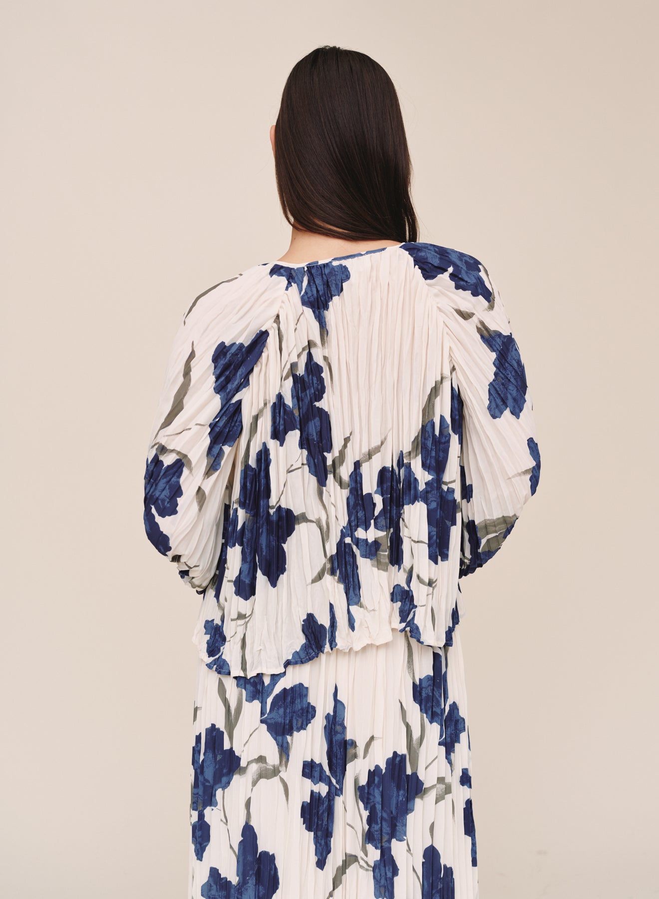 B20128-L17-300 - PLEATED TIE FRONT TOP