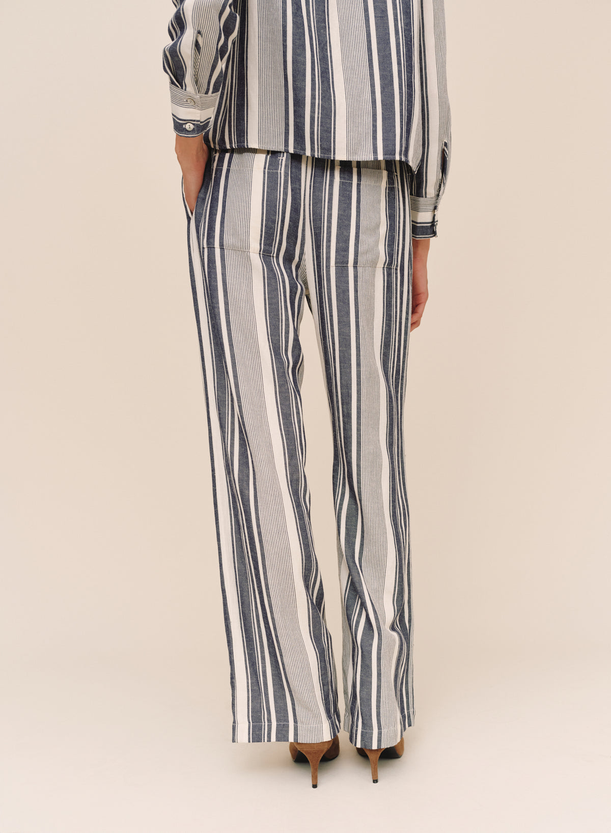 B3706-L16-304 - CLEAN WIDE LEG PANT